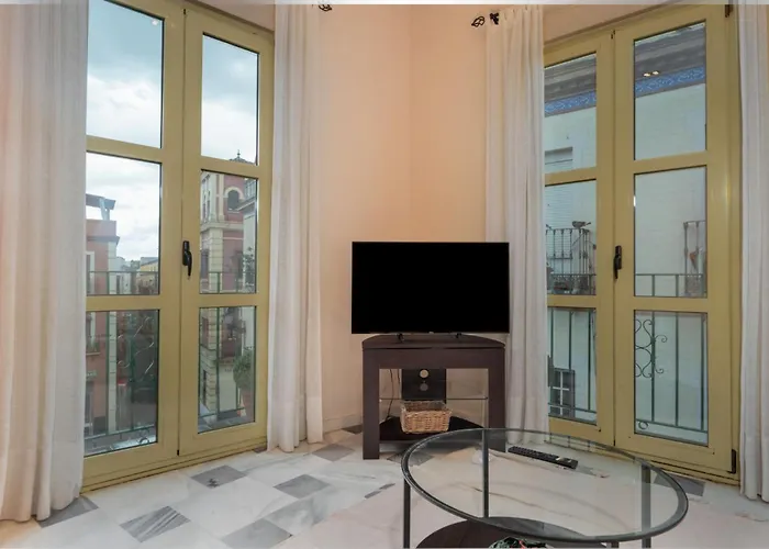 Beautiful With Balcony - Center-1bd1bth