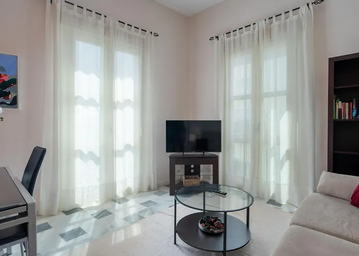Beautiful With Balcony - Center-1bd1bth Apartament *