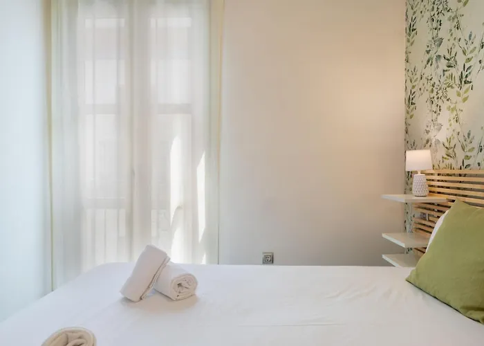Beautiful With Balcony - Center-1bd1bth *