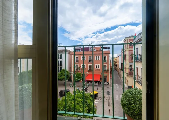 Beautiful With Balcony - Center-1bd1bth * Sewilla